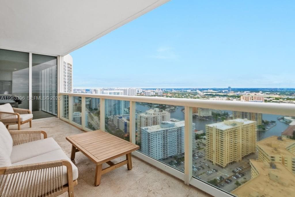 1800 Ocean Dr 3608 photo 7