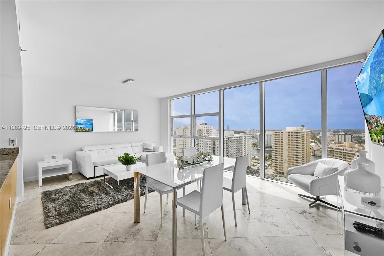 1830 Ocean Dr 1907 photo 7