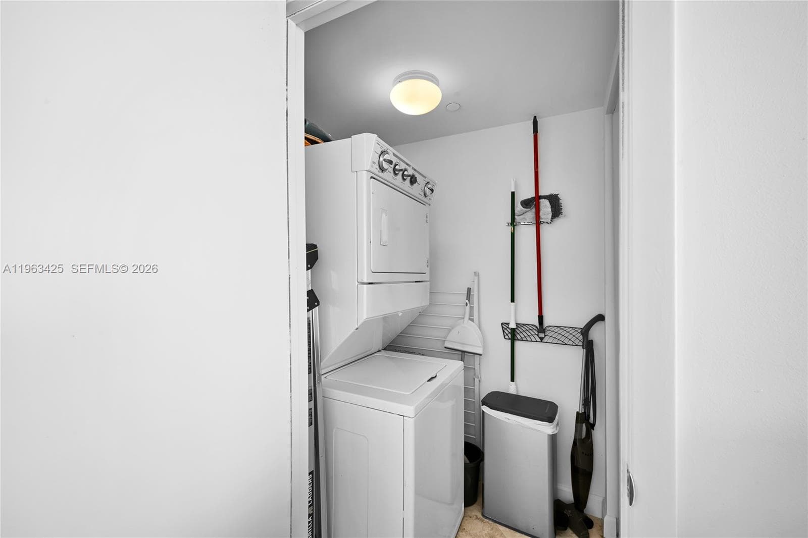 1830 Ocean Dr 1907 photo 19
