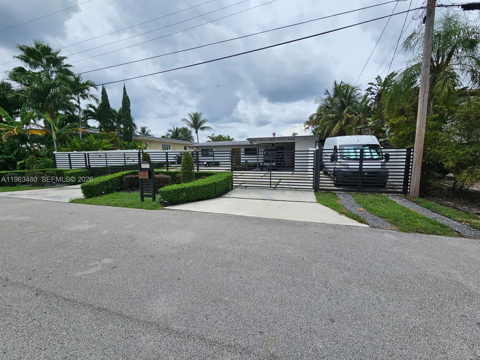 2543 Gulfstream Ln 3