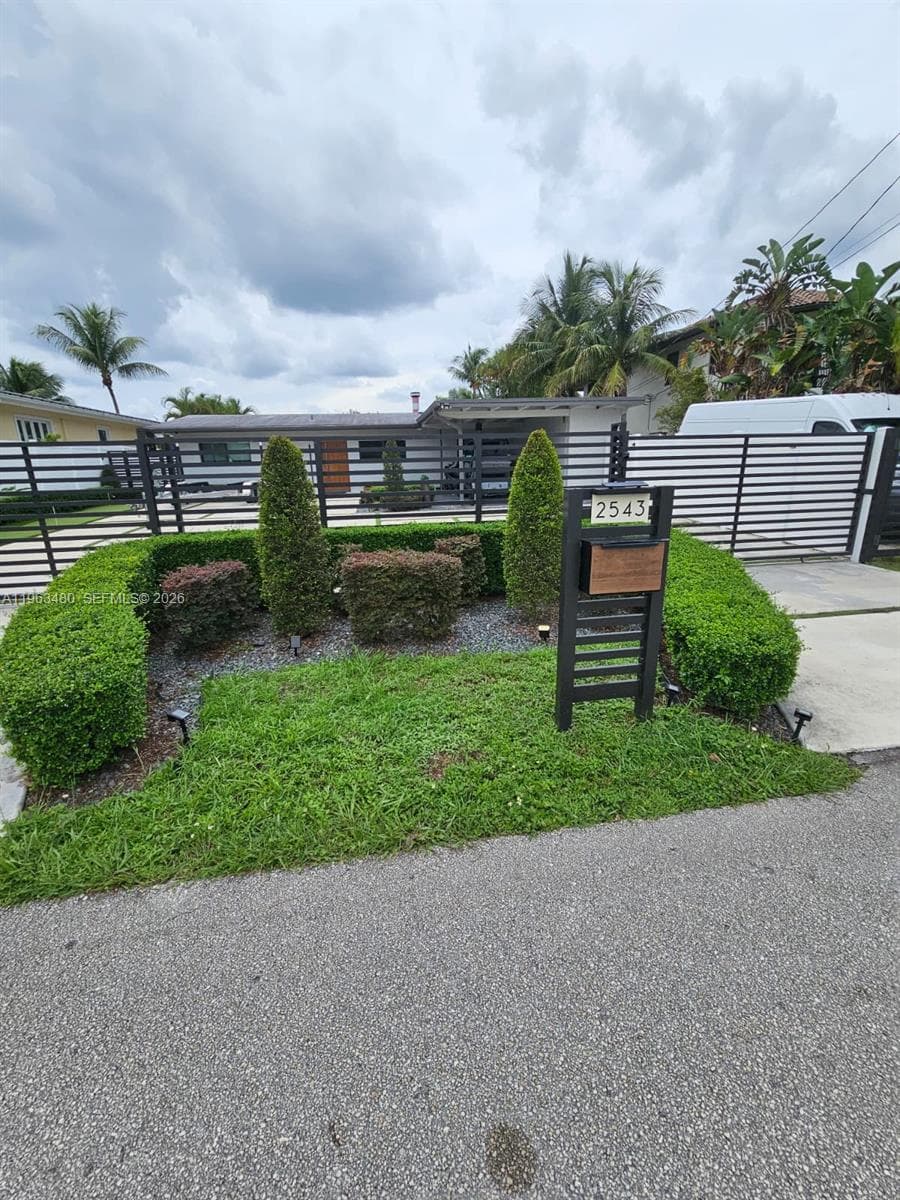 2543 Gulfstream Ln 1