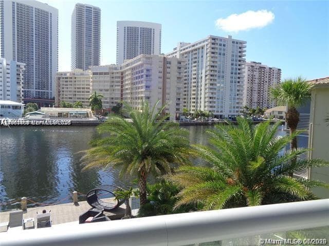 2600 Hallandale Beach Blvd T301 photo 18