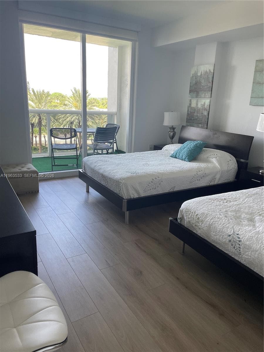 10275 Collins Ave 427 photo 7