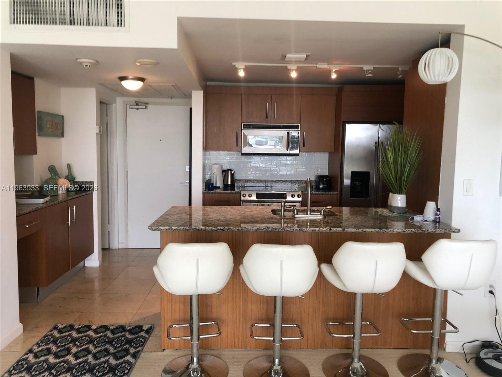 10275 Collins Ave 427 photo 3