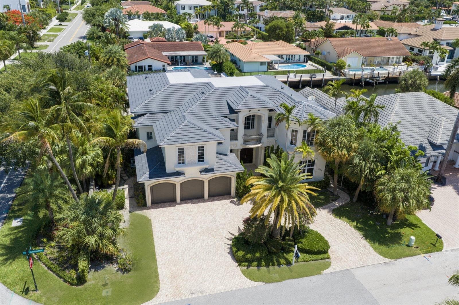 501 Golden Harbour Drive photo 7