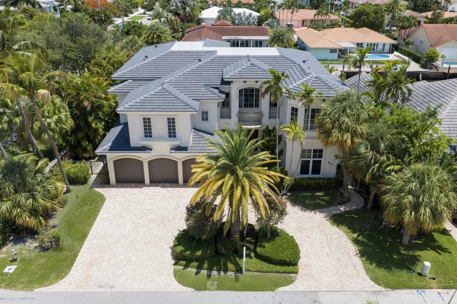 501 Golden Harbour Drive photo 9