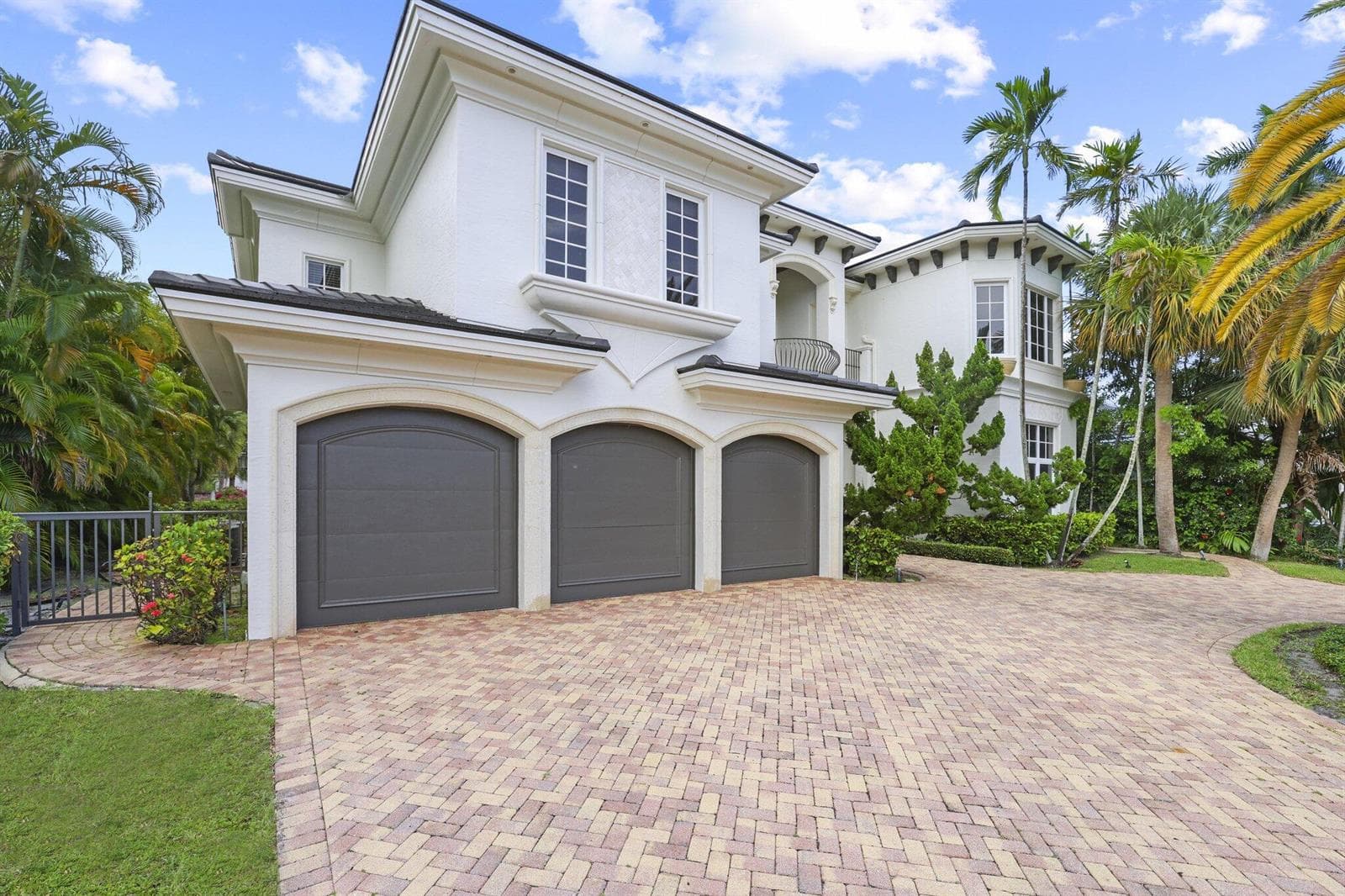 501 Golden Harbour Drive 4