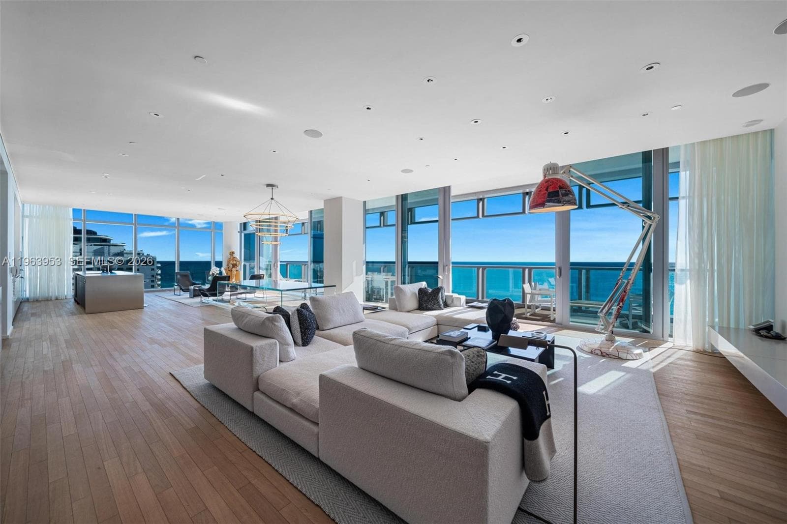 2901 Collins Ave 5