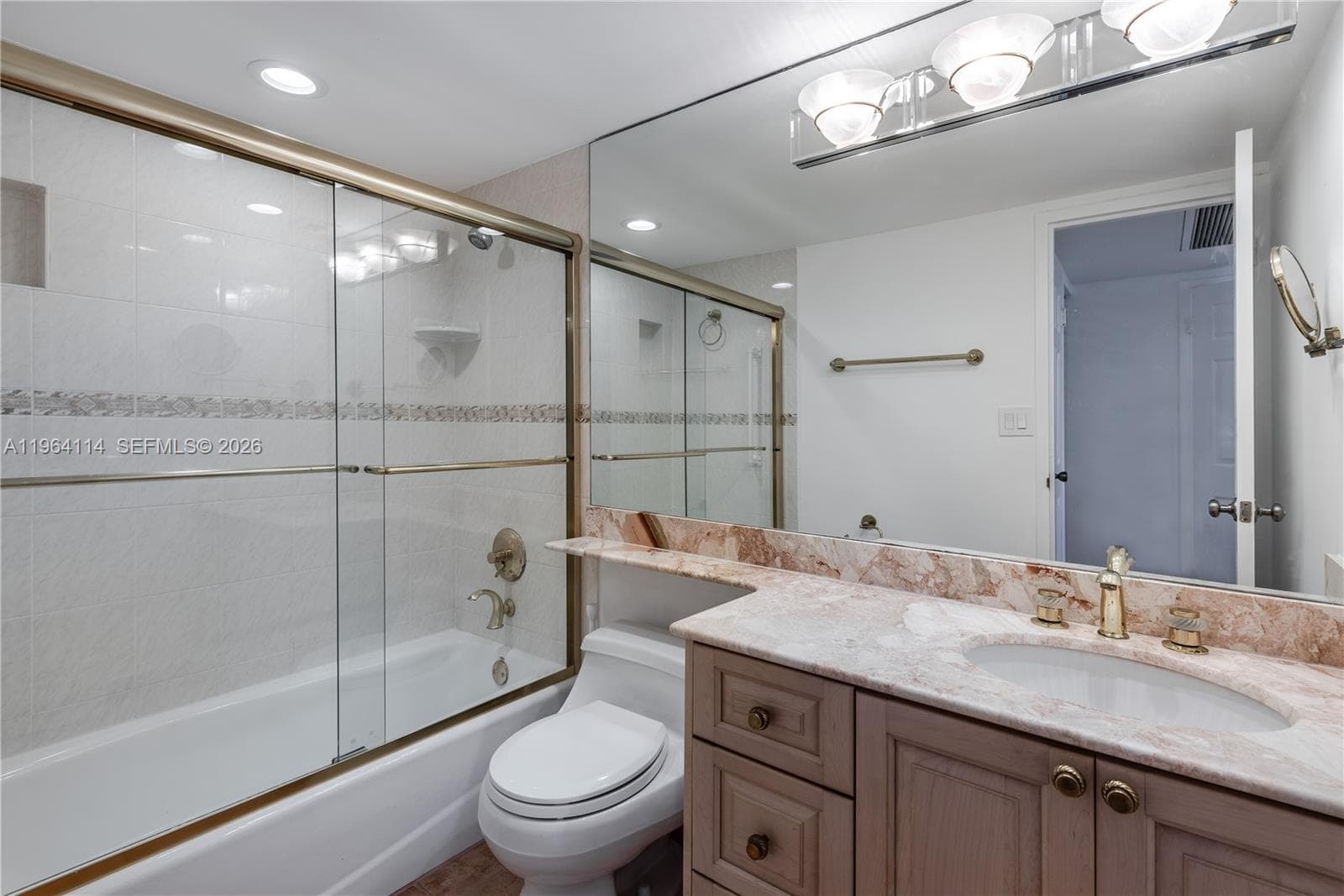 3180 Ocean Dr 310 photo 13