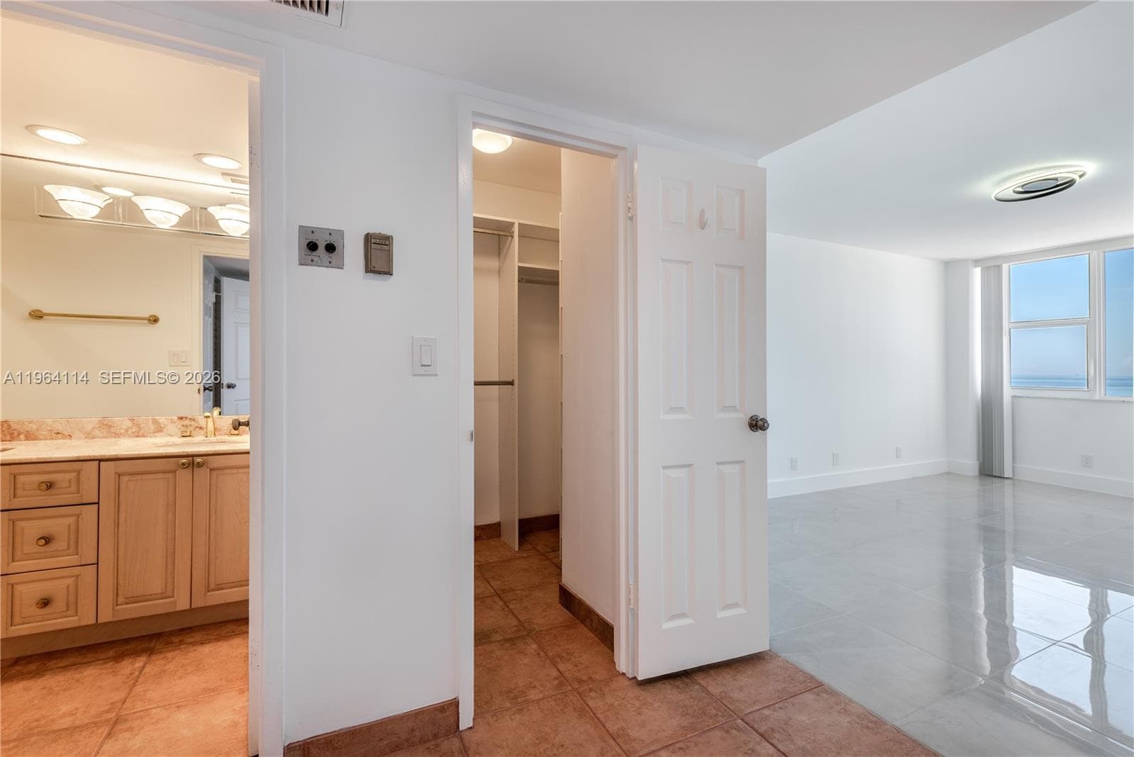 3180 Ocean Dr 3