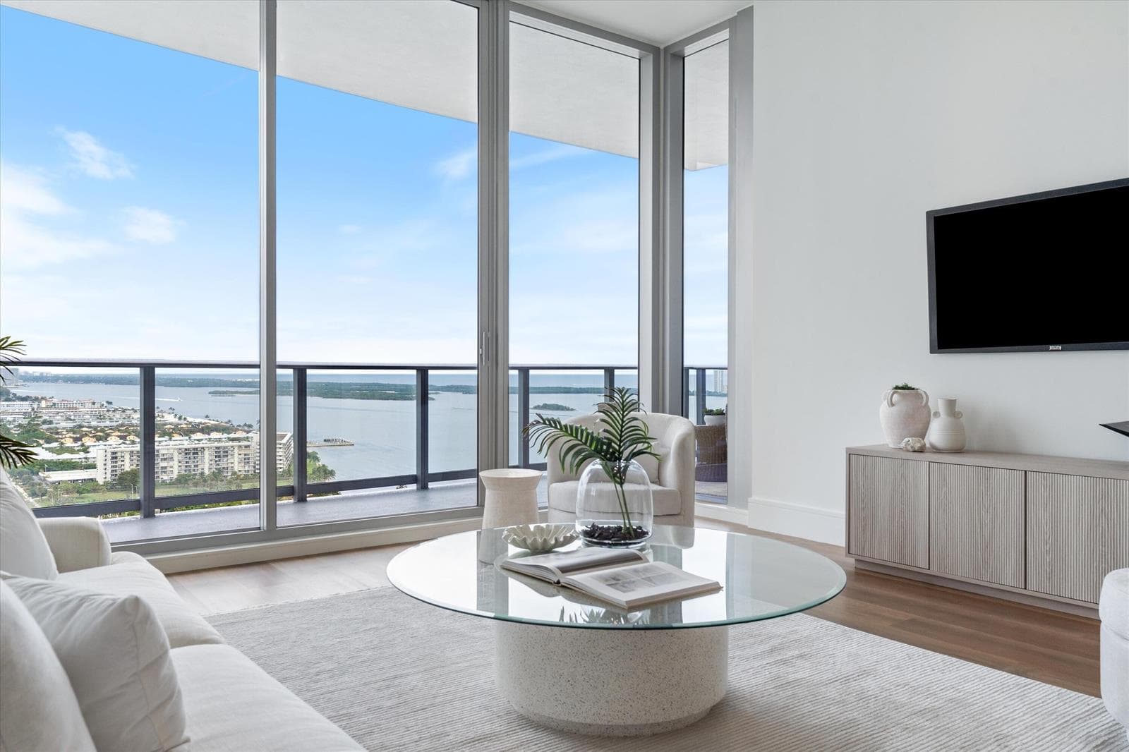 220 S Lake Shore Drive #2305 3