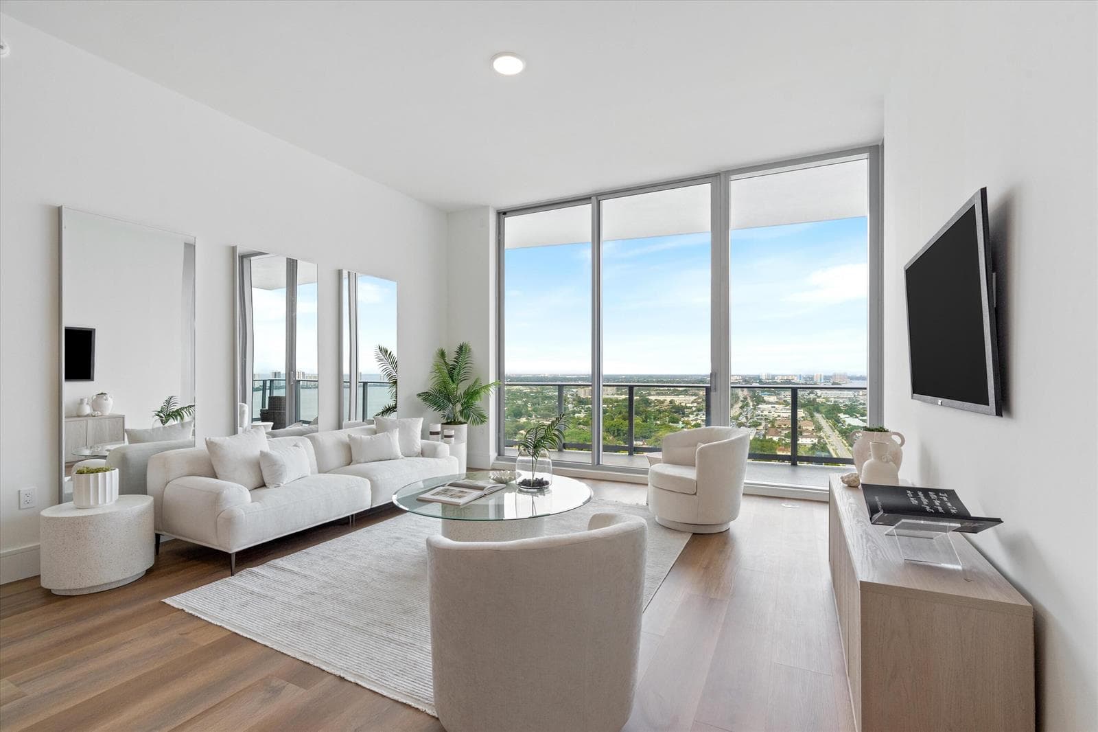 220 S Lake Shore Drive #2305 4