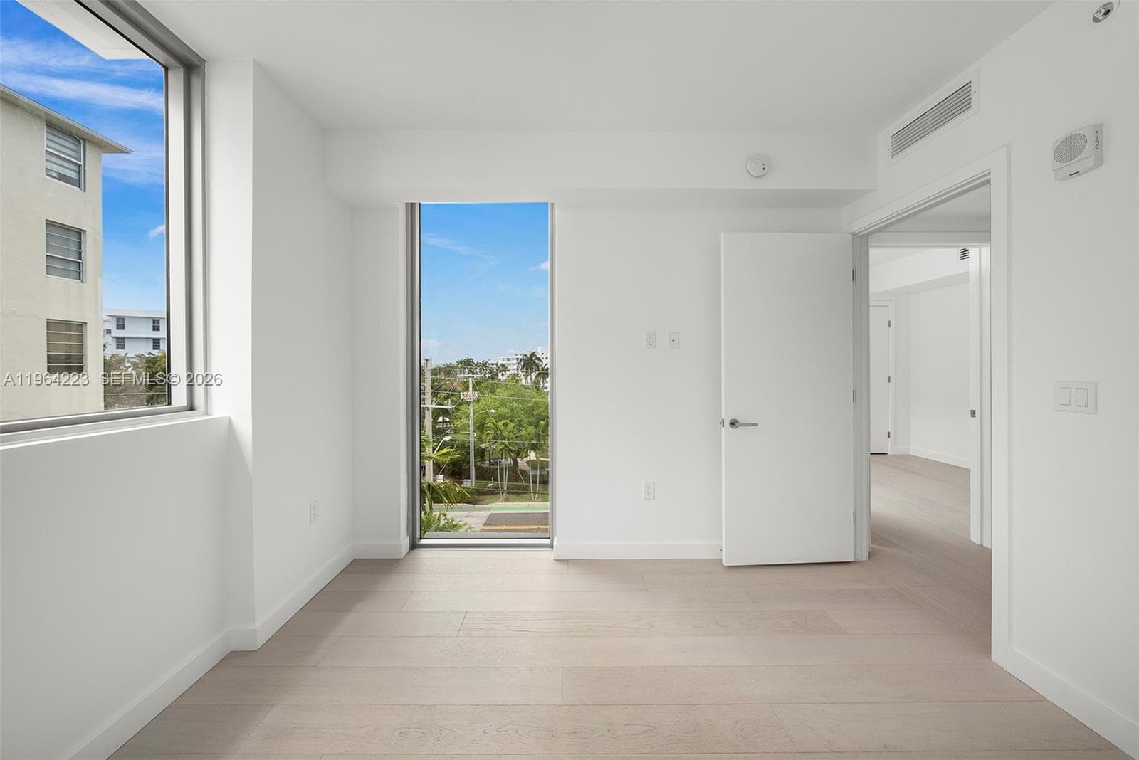9201 E Bay Harbor Drive 502 photo 14