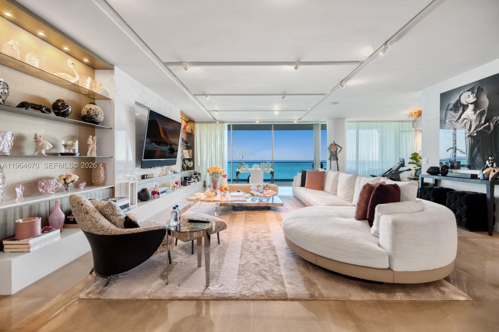10201 Collins Ave 5