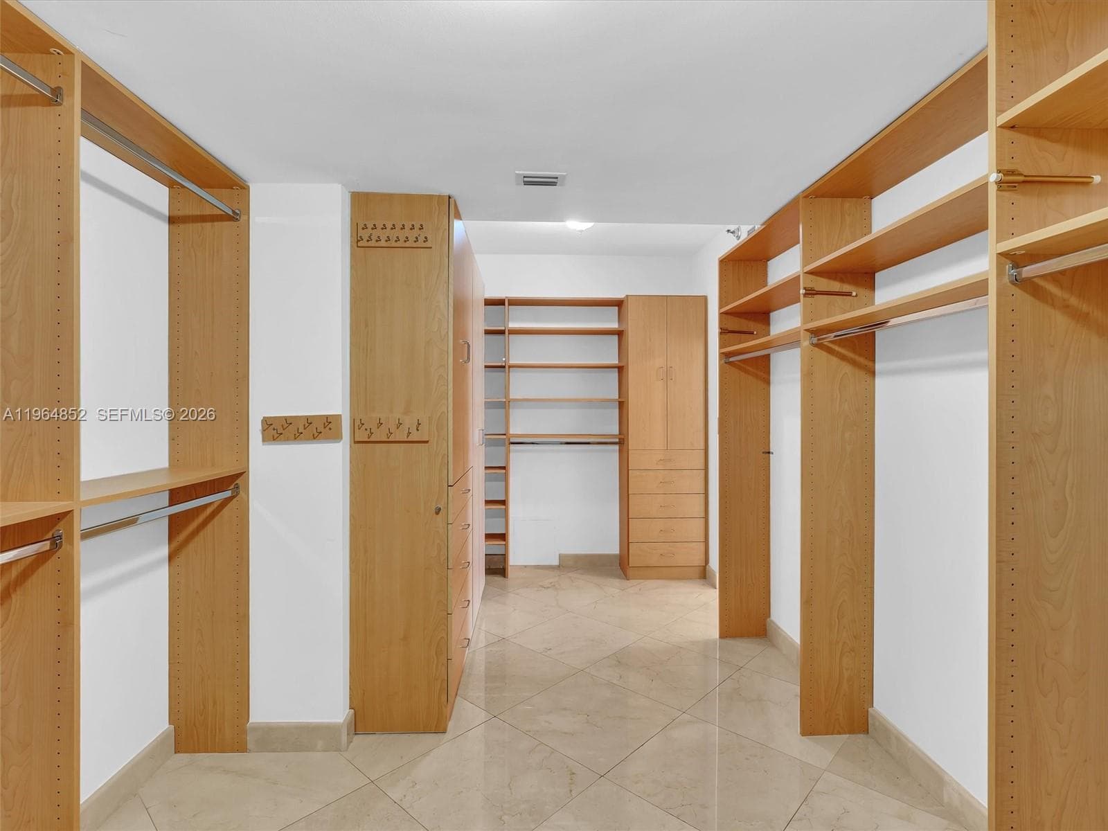 21150 Point Pl 2601 photo 14
