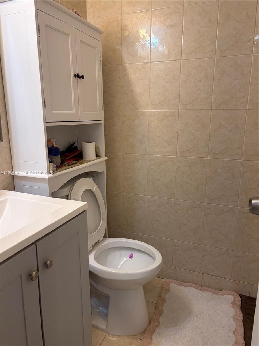 1913 S Ocean Dr 109 photo 11