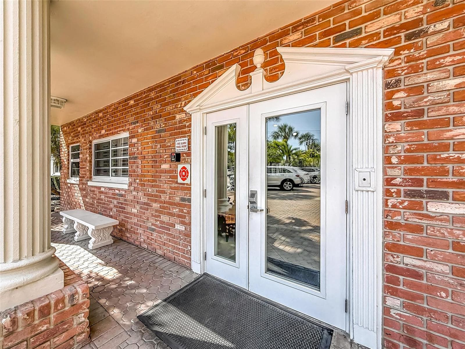 1198 Hillsboro Mile #334 5