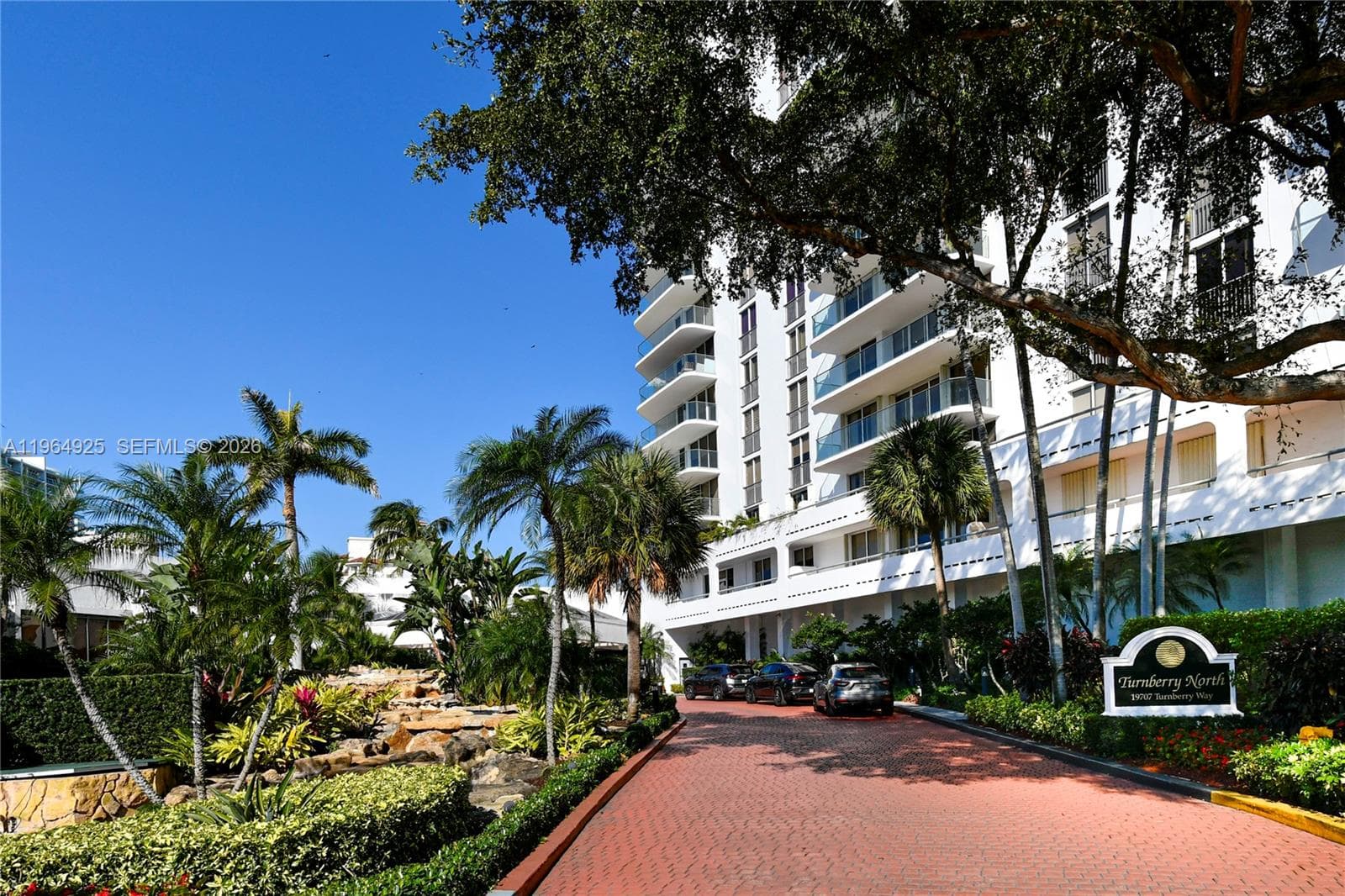19707 Turnberry Way 20G photo 19