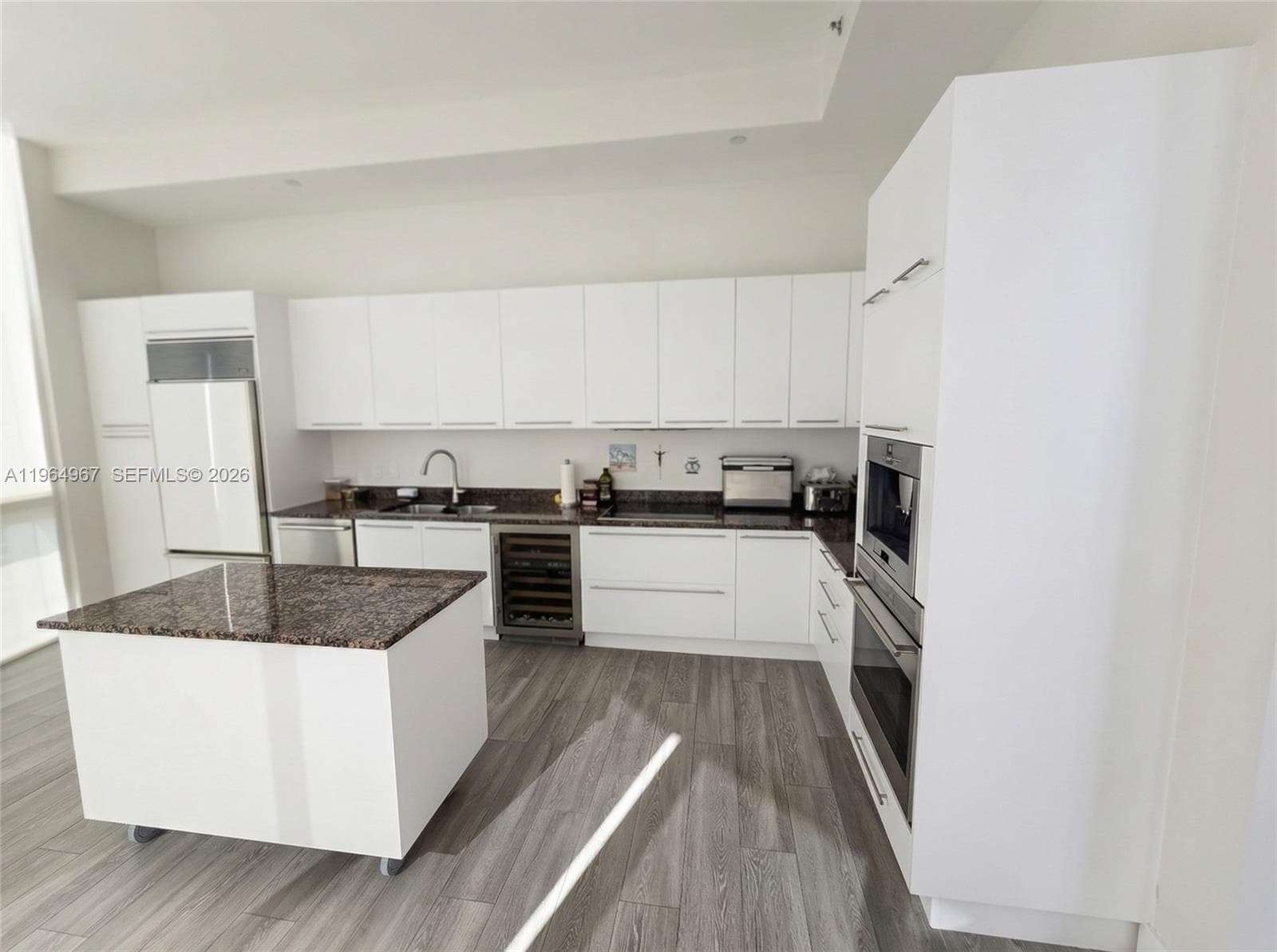 15901 Collins Ave 4