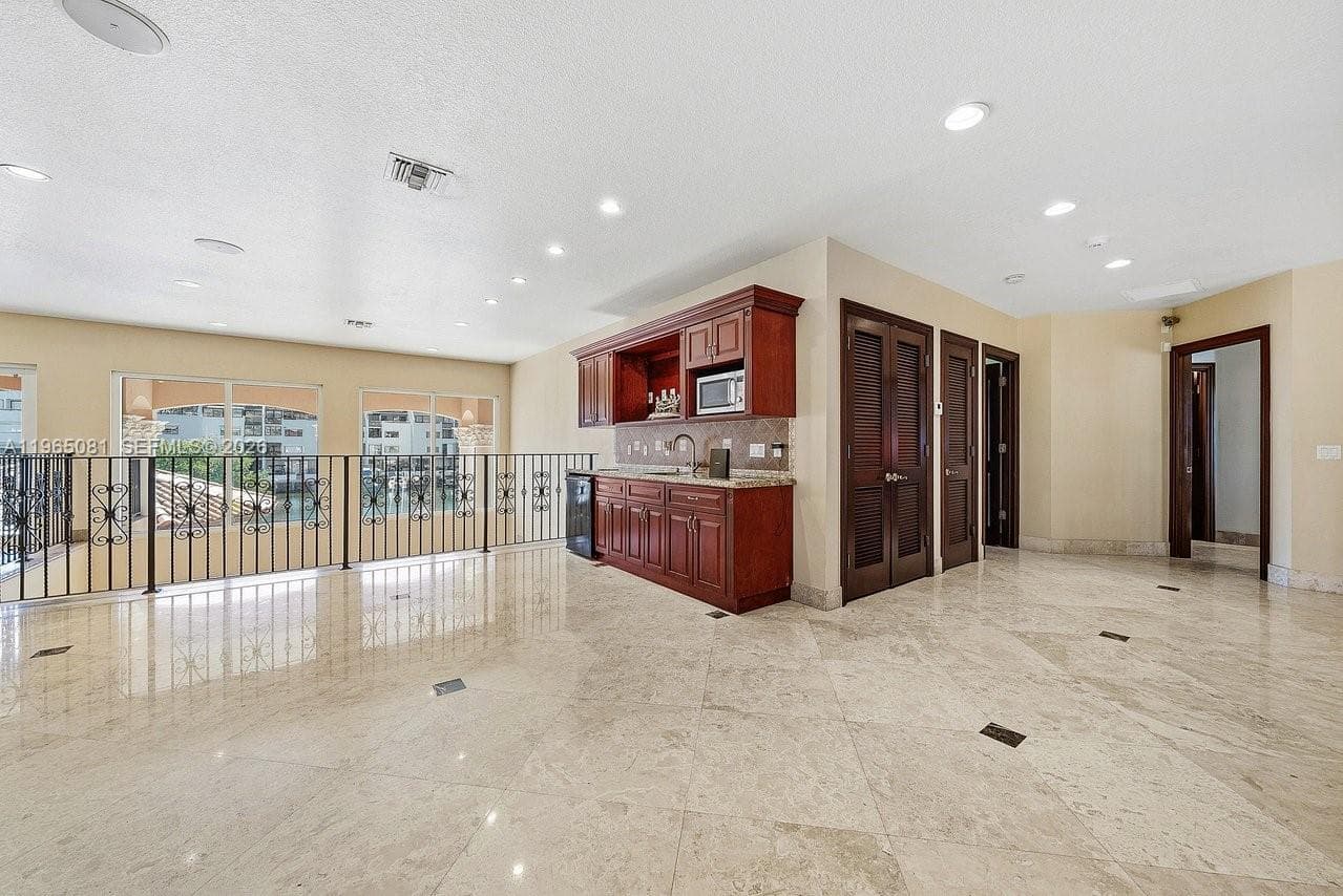 306 Atlantic Ave photo 14