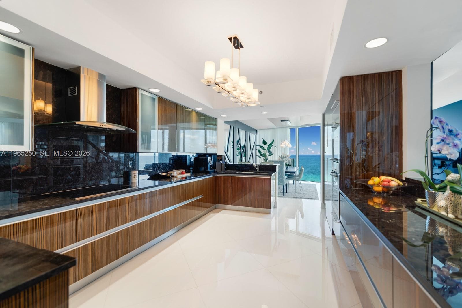 2711 Ocean Dr 905 photo 9