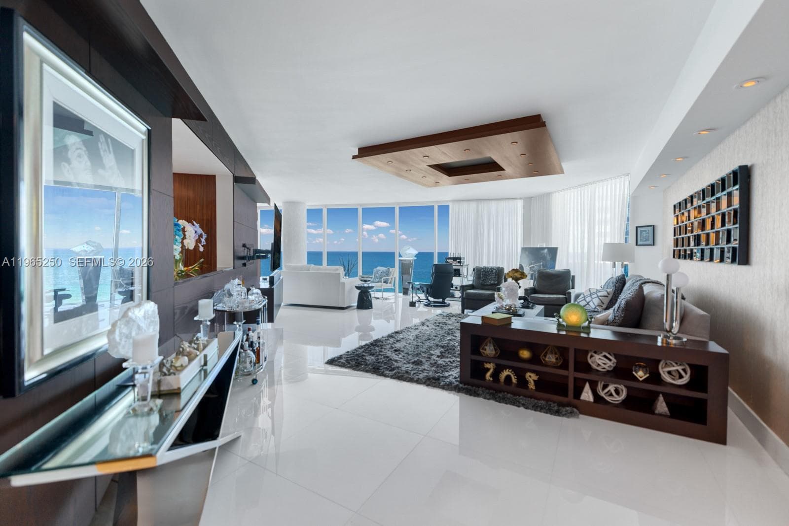 2711 Ocean Dr 4