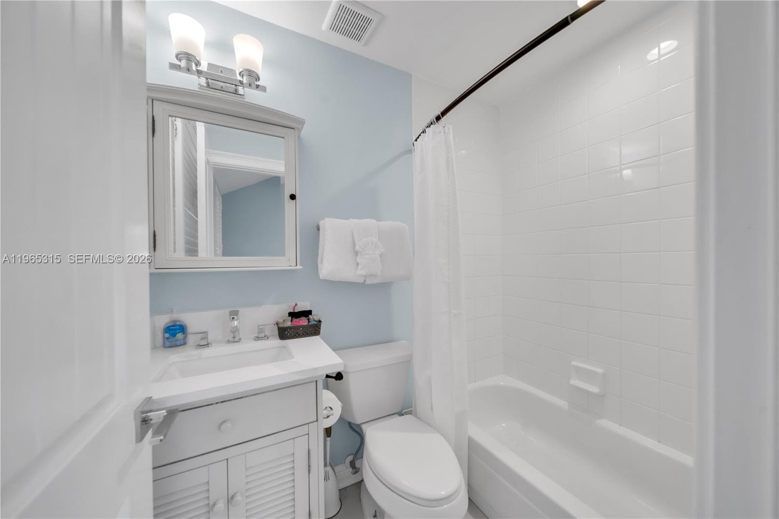 7026 Harbor Village Dr photo 18