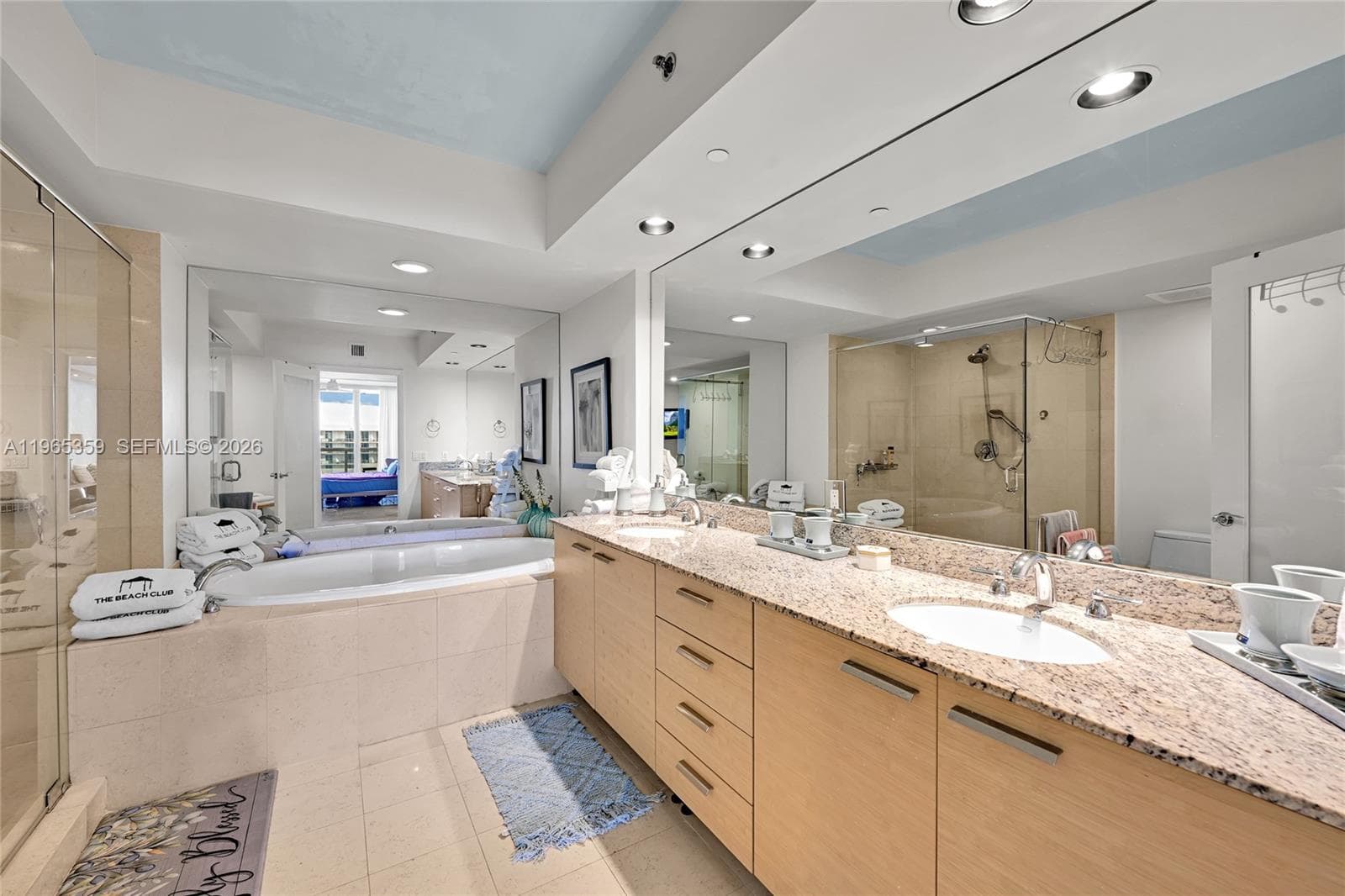 1830 Ocean Dr 4708 photo 14