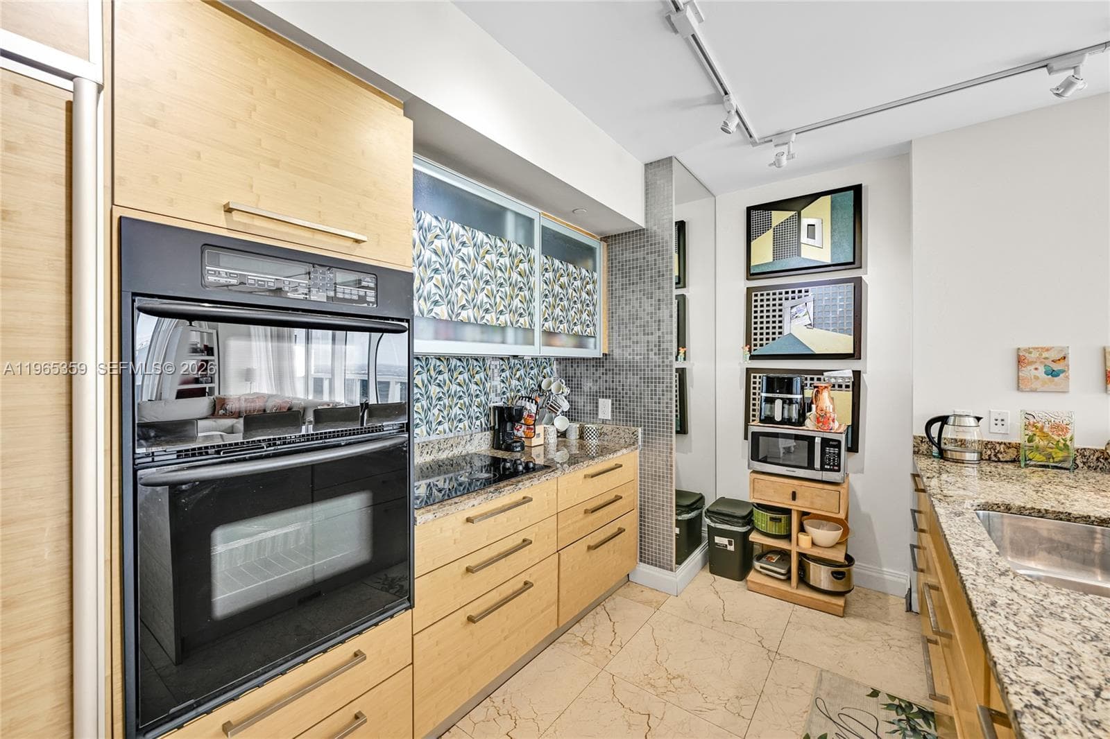 1830 Ocean Dr 4708 photo 8