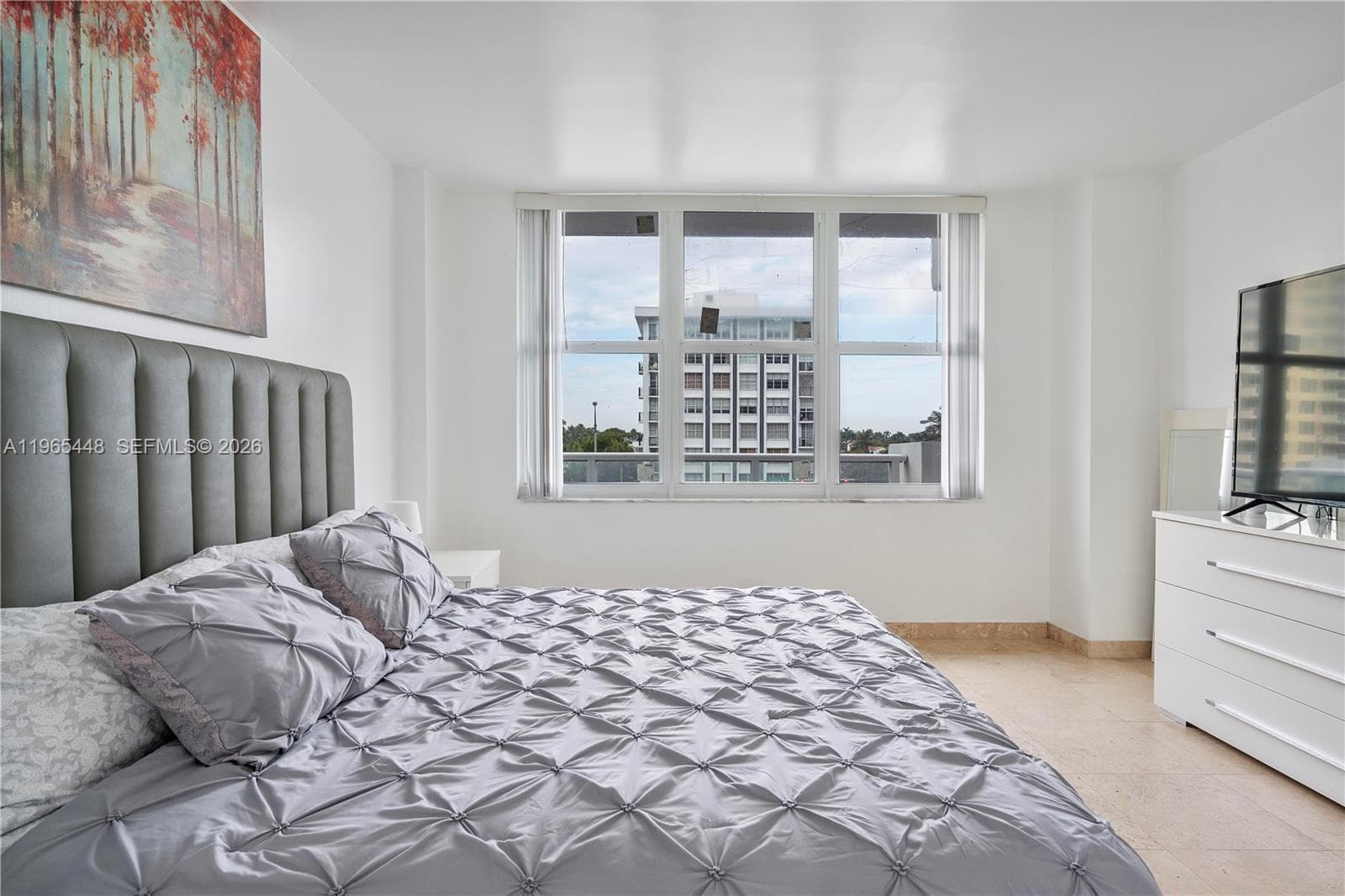 5601 Collins Ave 423 photo 3