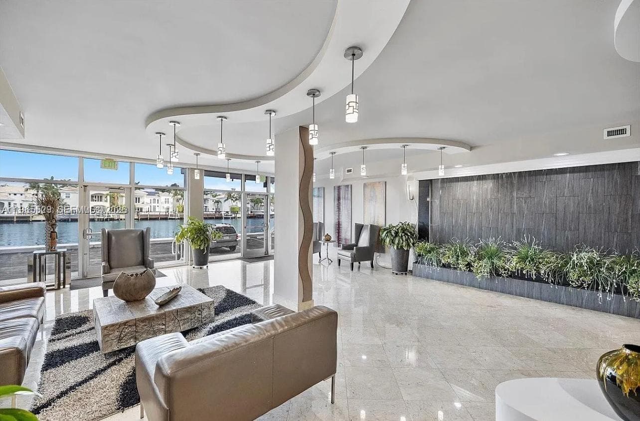 1500 Ocean Dr 3