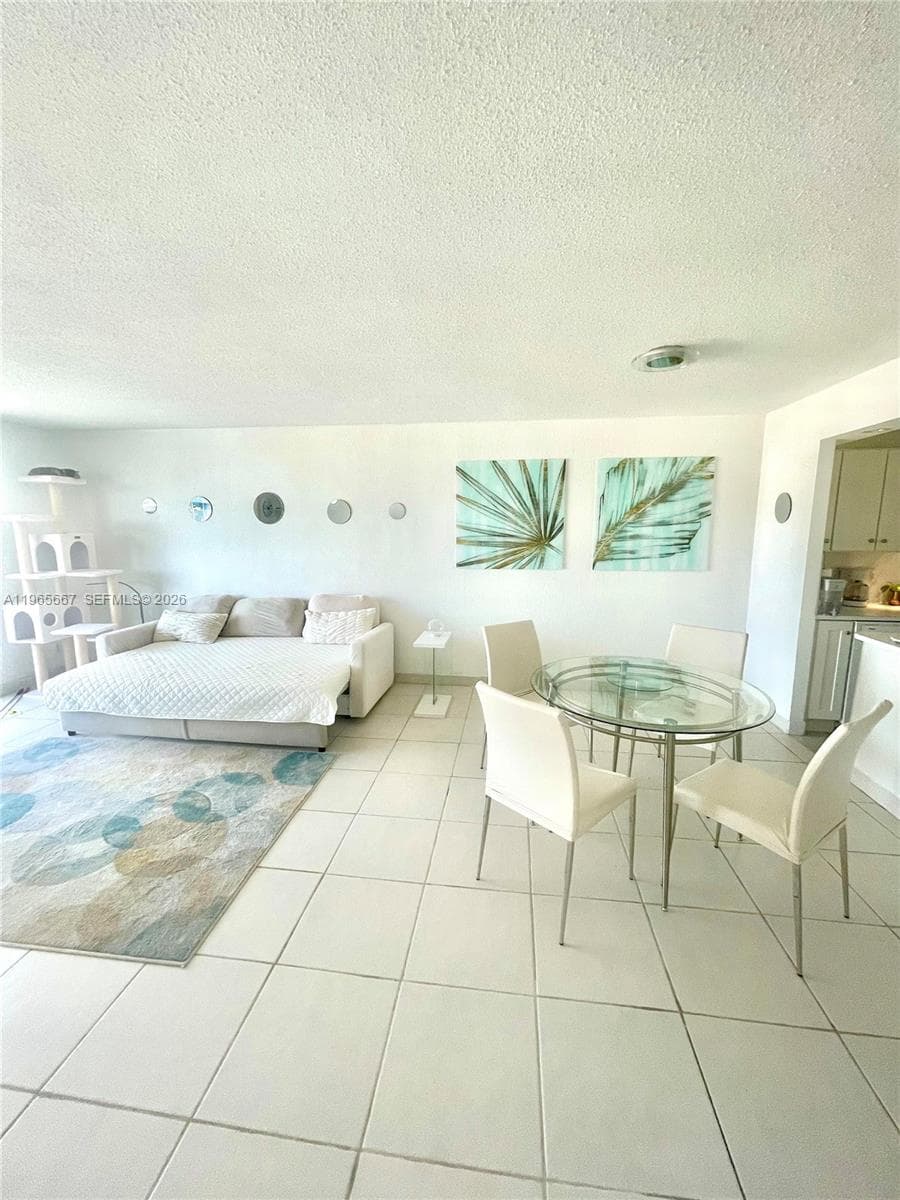 1817 S Ocean Dr 219 photo 3