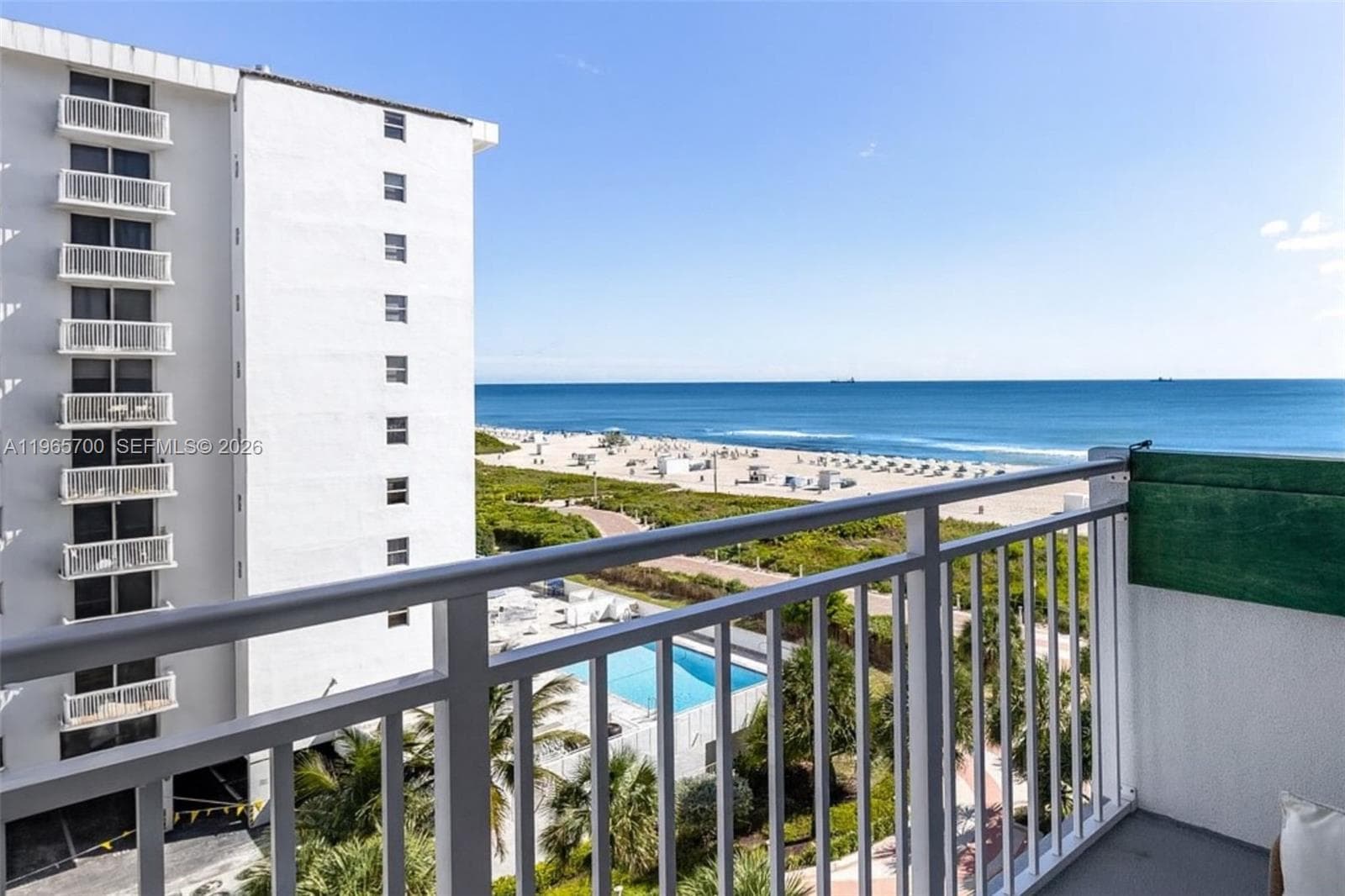 345 Ocean Dr 718 photo 8