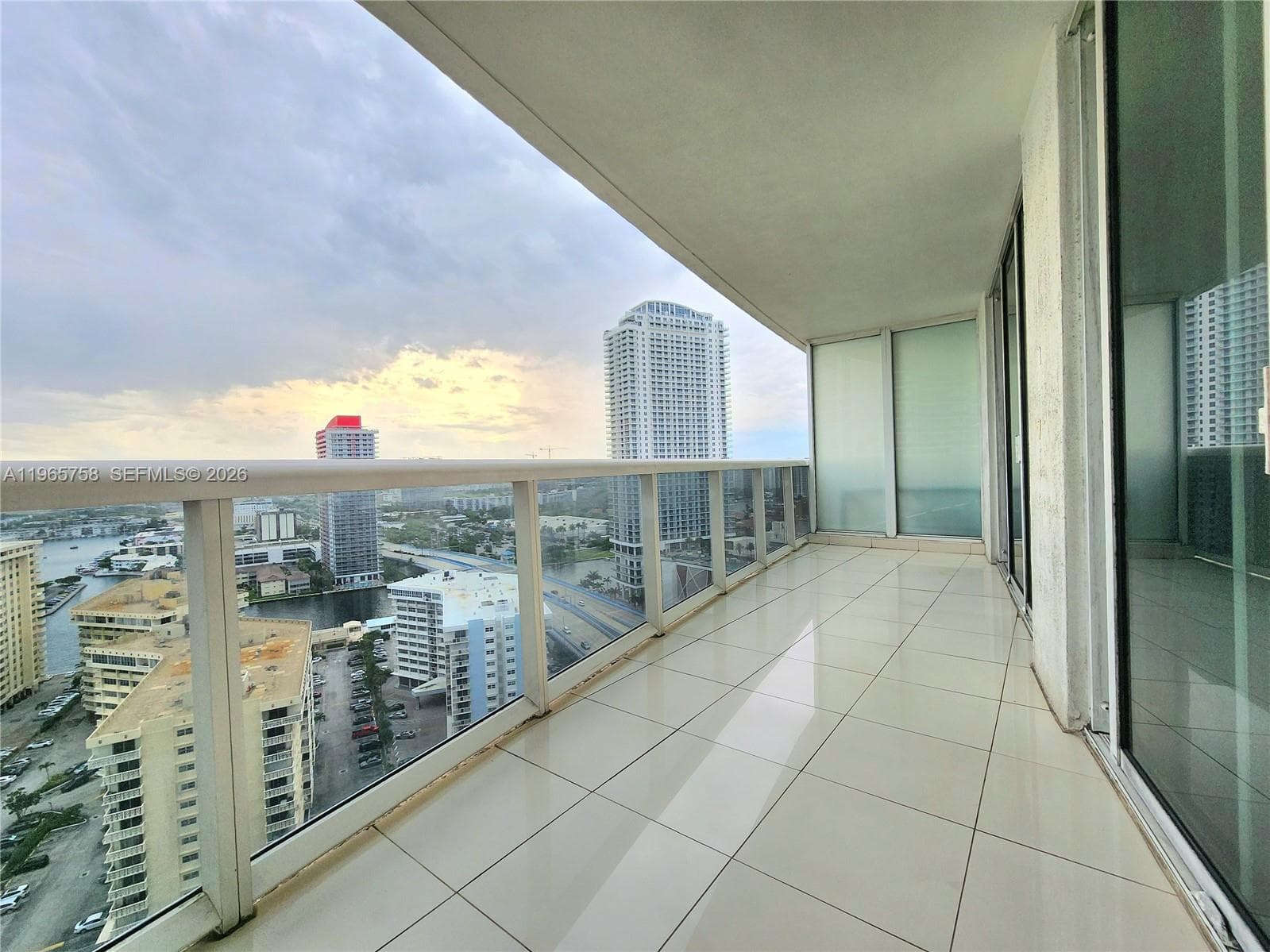 1800 Ocean Dr 2406 photo 13