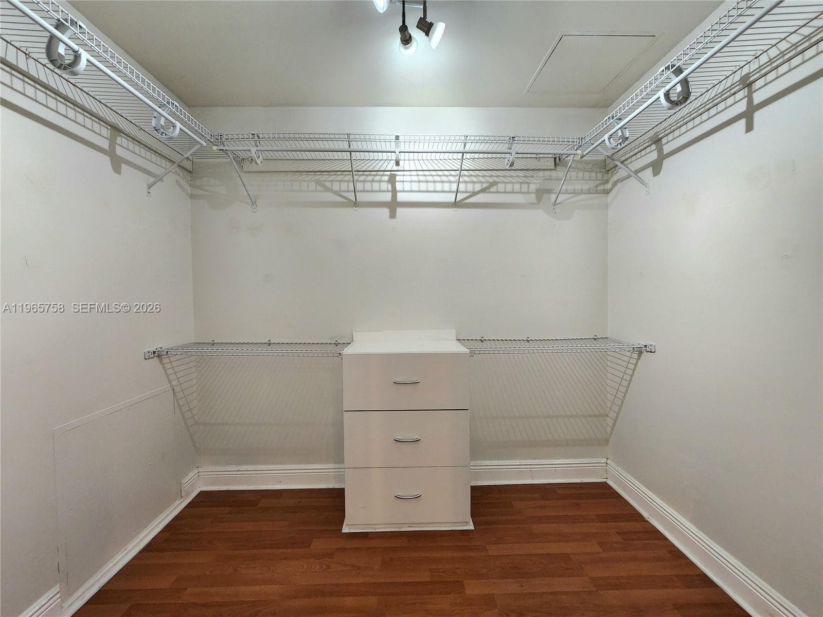 1800 Ocean Dr 2406 photo 19