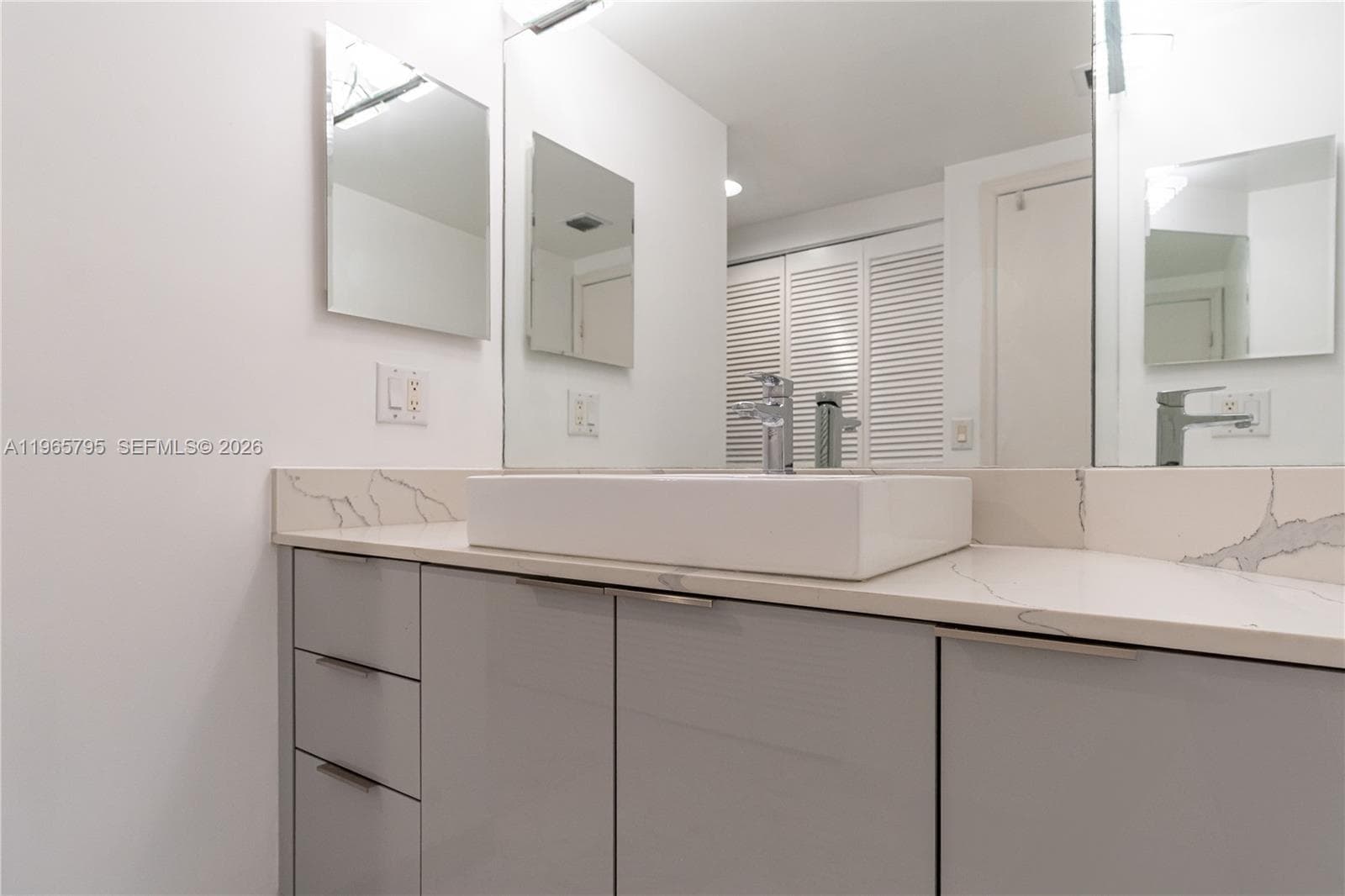 16400 Collins Ave 744 photo 22