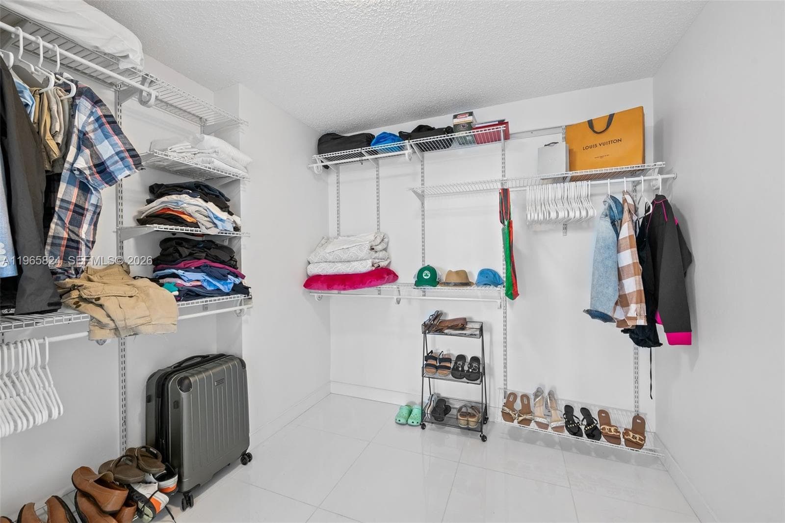 800 Parkview Dr 221 photo 14
