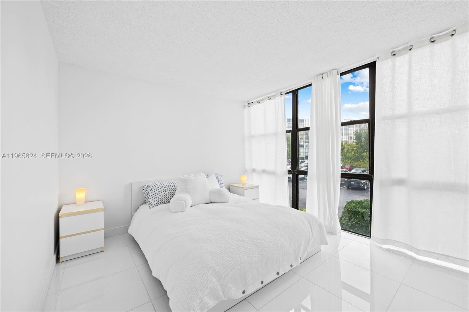 800 Parkview Dr 221 photo 15