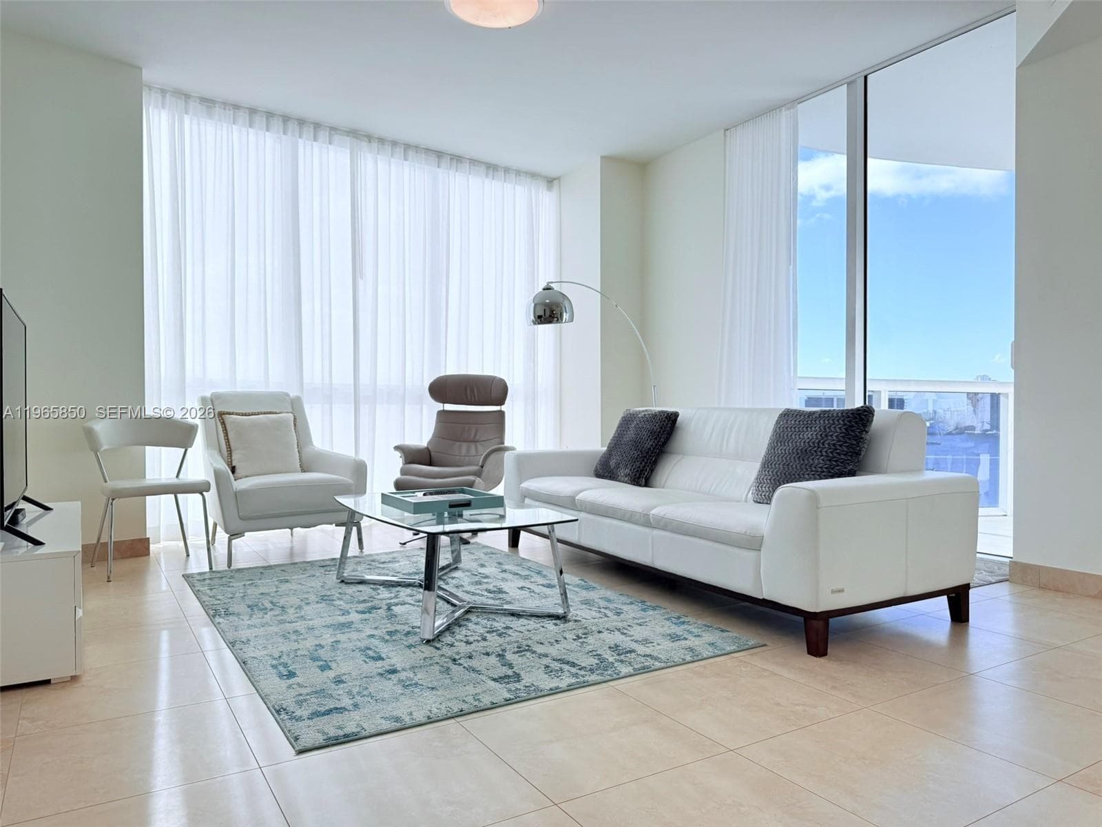 18201 Collins Ave 1501A photo 8