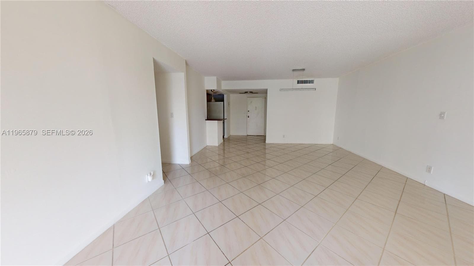 2500 PARKVIEW DR 417 photo 7
