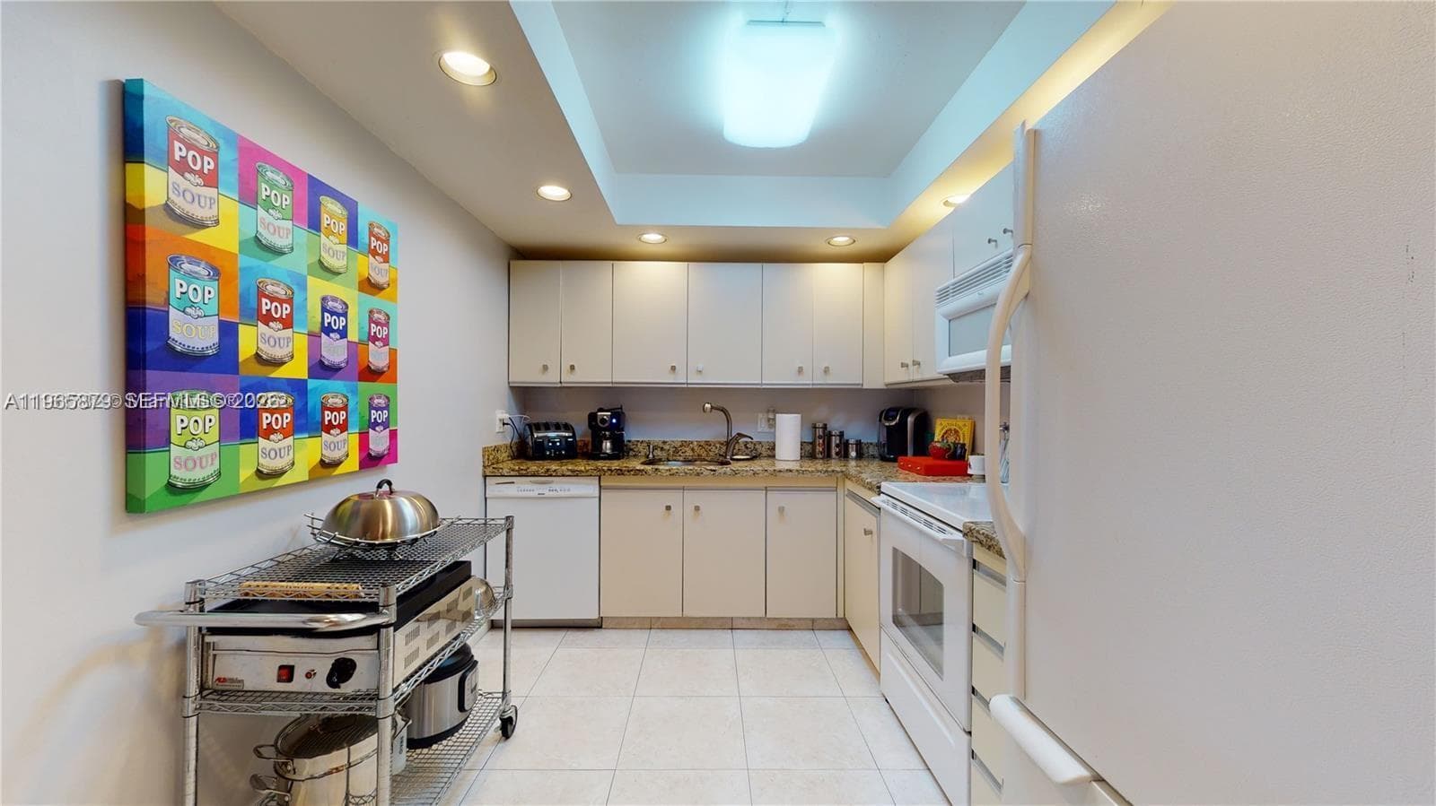 2500 PARKVIEW DR 417 photo 5
