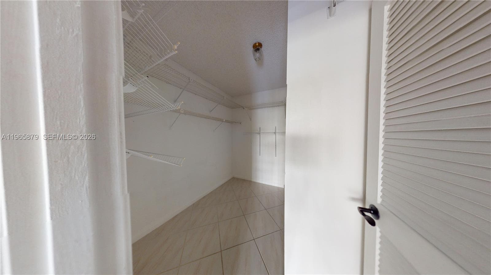 2500 PARKVIEW DR 417 photo 20