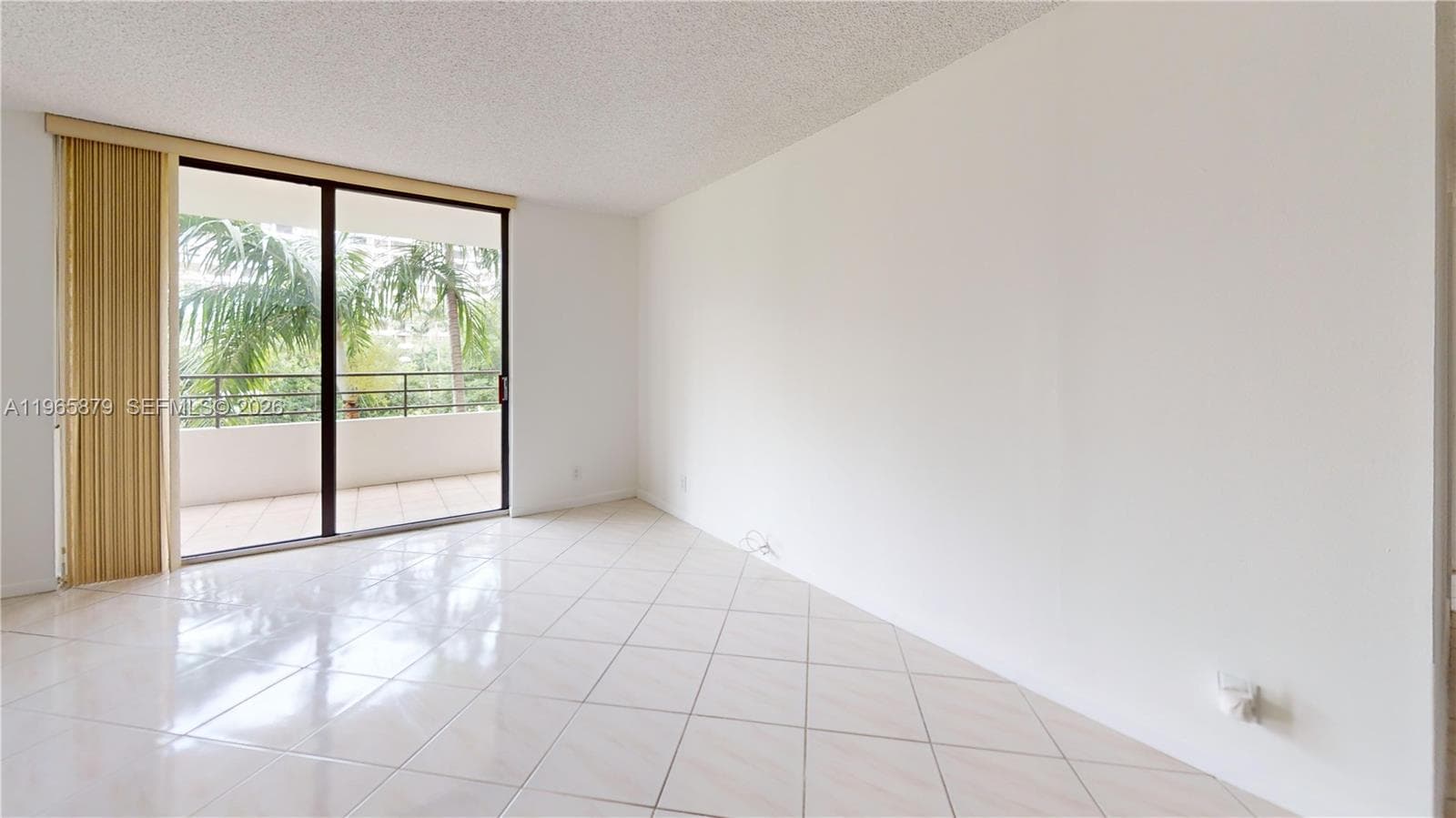 2500 PARKVIEW DR 417 photo 10