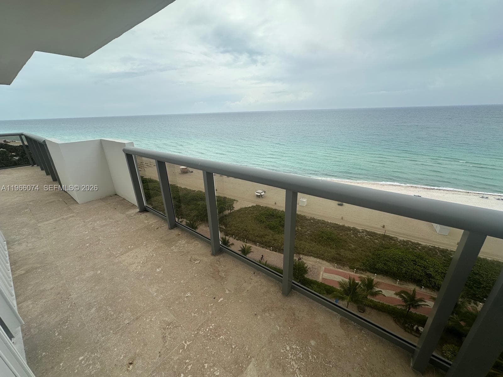 6039 Collins Ave 1625 photo 3
