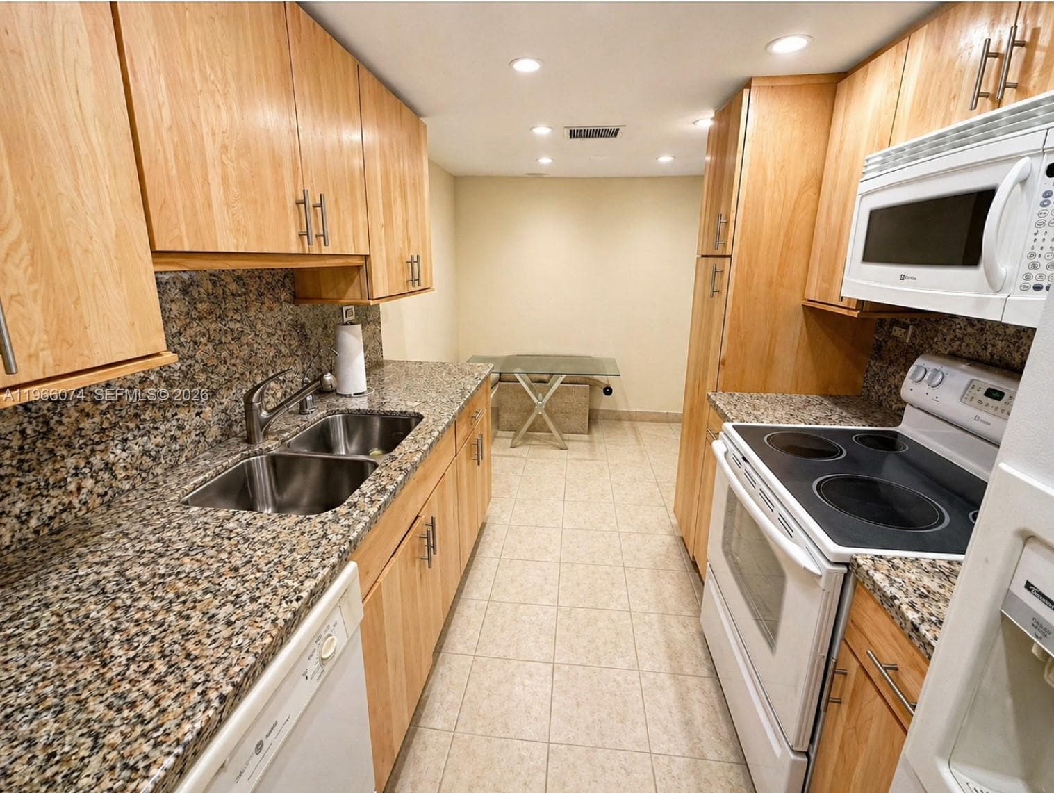 6039 Collins Ave 1625 photo 15