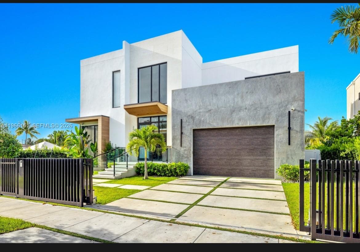 2050 Hibiscus Dr 2