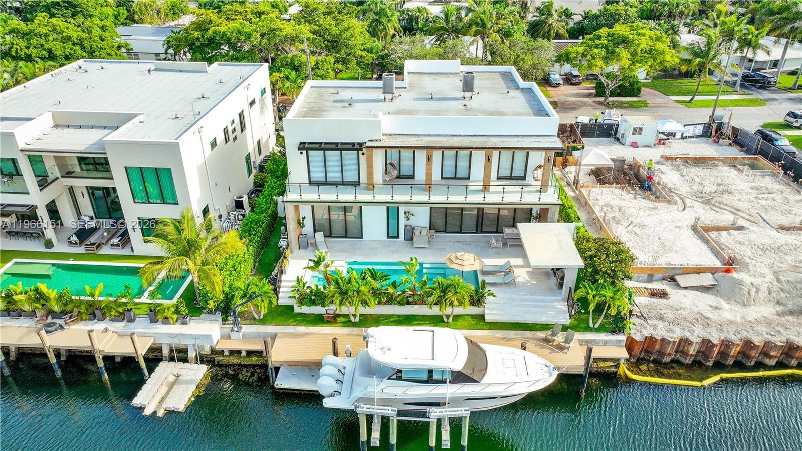 2050 Hibiscus Dr photo 17