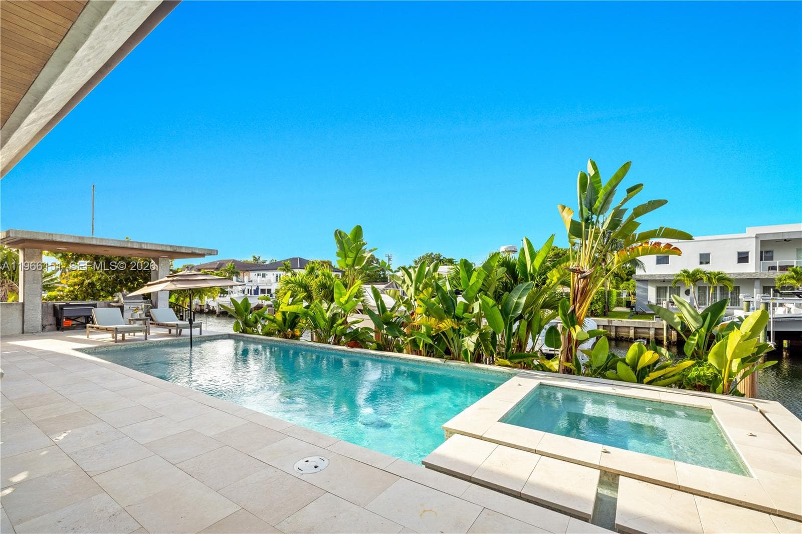 2050 Hibiscus Dr photo 16