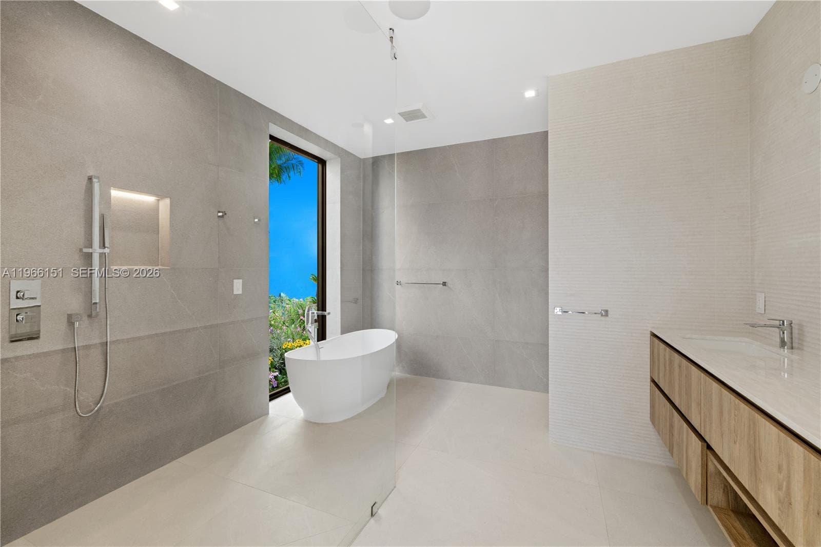 2050 Hibiscus Dr photo 12