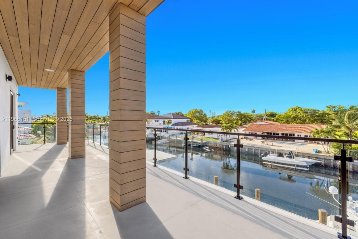 2050 Hibiscus Dr photo 14